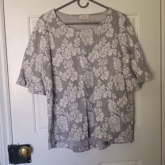 LOFT Ruffle Sleeve T  Shirt - Picture 1 of 1